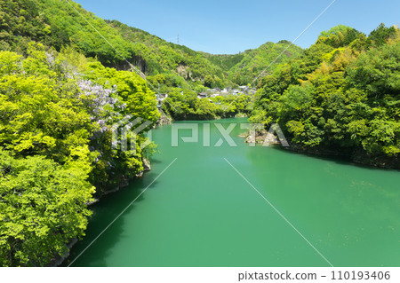 Kawabe Town, Gifu Prefecture View from Hidagawa Bridge 110193406