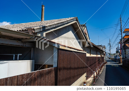 [Important Preservation District for Groups of Traditional Buildings] Joto, south side of the former Karita family residence, Tsuyama City, Okayama Prefecture 110195085
