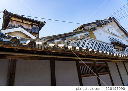 [Important Preservation District for Groups of Traditional Buildings] Joto, Alley 5 where the former Karita family residence is located, Tsuyama City, Okayama Prefecture 110195090