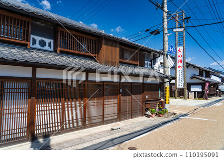 [Important Preservation District for Groups of Traditional Buildings] Old Houses in Nakanomachi, Joto, Tsuyama City, Okayama Prefecture 110195091