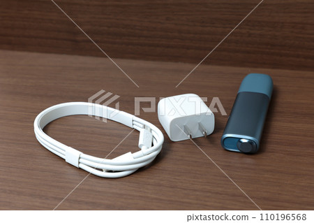 IQOS, cigarettes, smoking, cigarettes, passive smoking, electronic cigarettes, health damage, charging, charger, nicotine, tar IQOS, cigarettes, smoking, cigarettes, passive smoking, electronic cigarettes, health damage, charging, charger, nicotine, tar 110196568