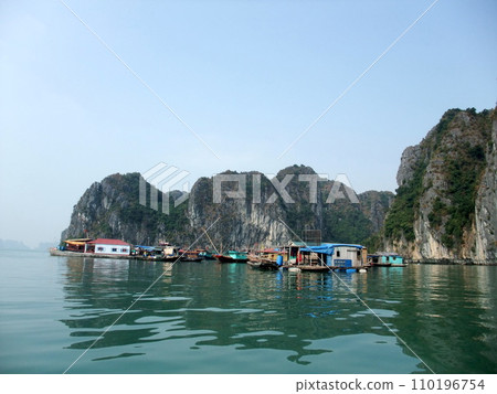 水墨畫般的風景-下龍灣(越南) 水墨畫般的風景-下龍灣(越南) 110196754