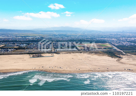 Autumn Uchinada Coast (Uchinada Town, Ishikawa Prefecture) Autumn Uchinada Coast (Uchinada Town, Ishikawa Prefecture) 110197221