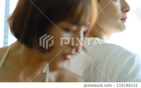 Communication between men and women 110198222