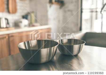 很酷的男性肖像 110199360