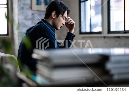 很酷的男性肖像 110199384