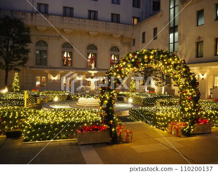 The courtyard of New Grand Yokohama with beautiful illuminations The courtyard of New Grand Yokohama with beautiful illuminations 110200137