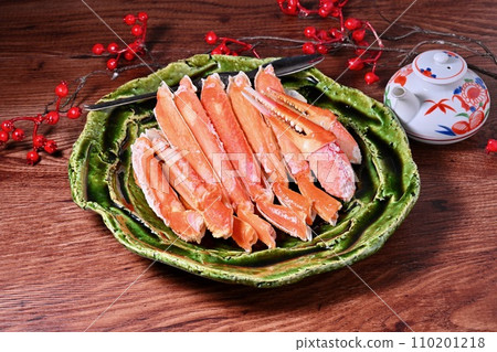 New Year's dishes, snow crab legs, crab, crab dishes. 110201218