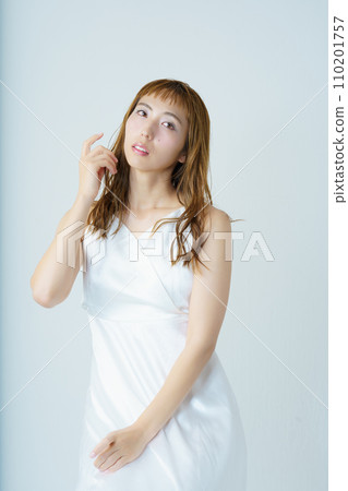 透明女性肖像 透明女性肖像 110201757