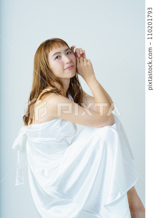 透明女性肖像 透明女性肖像 110201793