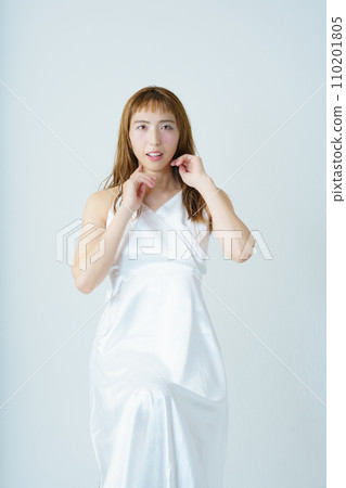透明女性肖像 透明女性肖像 110201805