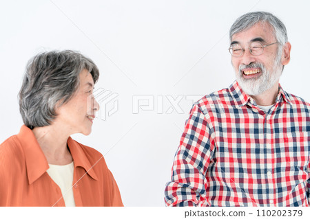 Friends Senior couple Friends Senior couple 110202379
