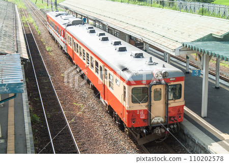 Yonezaka Line Kiha 52 and Kiha 40 series 110202578