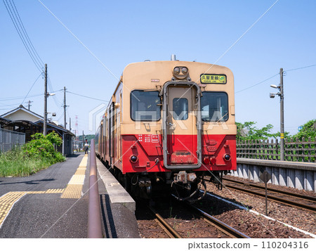 Diesel trains such as Kiha 30, Kiha 37, and Kiha 38 that once ran on the Kururi Line in Chiba Prefecture Diesel trains such as Kiha 30, Kiha 37, and Kiha 38 that once ran on the Kururi Line in Chiba Prefecture 110204316