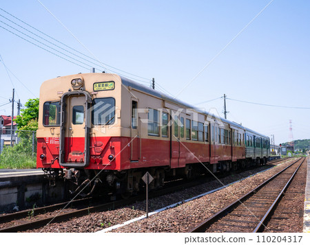 Diesel trains such as Kiha 30, Kiha 37, and Kiha 38 that once ran on the Kururi Line in Chiba Prefecture 110204317