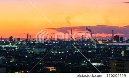 Keiyo Industrial Area at dusk seen from Otayama Park, Kisarazu City, Chiba Prefecture Keiyo Industrial Area at dusk seen from Otayama Park, Kisarazu City, Chiba Prefecture 110204839