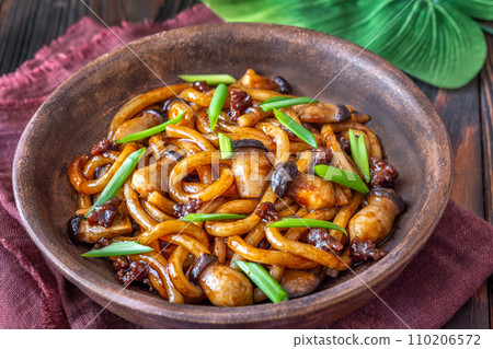 Stir fried udon noodles Stir fried udon noodles 110206572