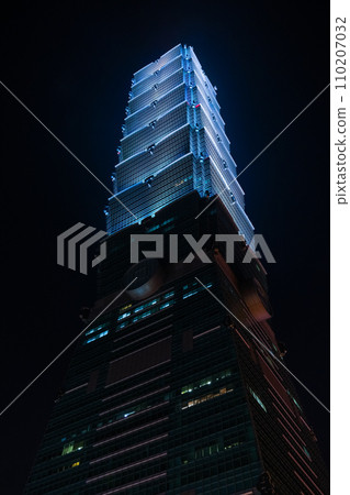 台北 台灣 台北 101 在晚上 台北 台灣 台北 101 在晚上 110207032