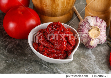 Natural organic red tomato paste Natural organic red tomato paste 110208672