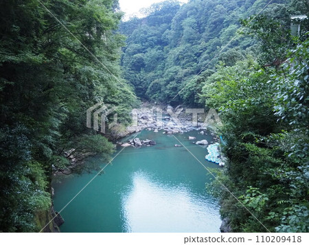 Scenery of Manai Falls and Takachiho Gorge 110209418