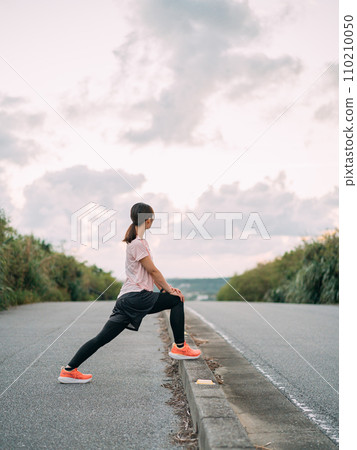 A woman who jogs 110210050