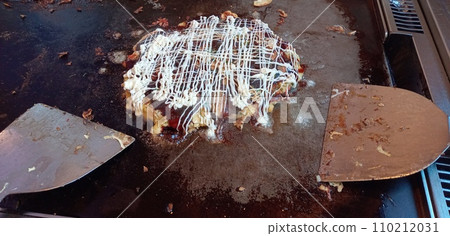 用鍋鏟享用自己的御好燒 110212031