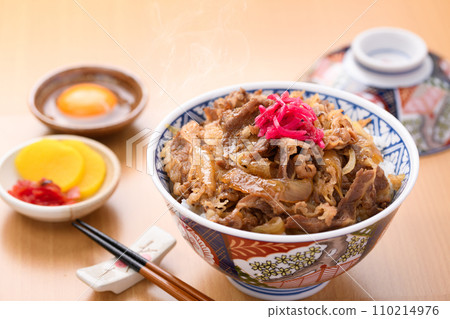 牛肉飯 110214976