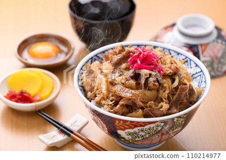 牛肉飯 110214977