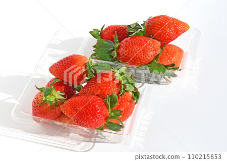 Strawberries (Yayoihime) Strawberries (Yayoihime) 110215853