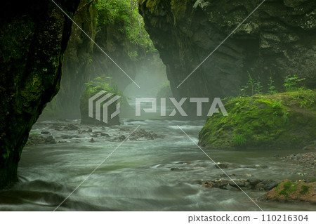 Flow of Gorges Flow of Gorges 110216304