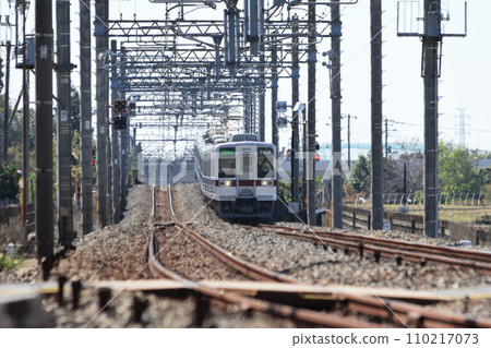 東武日光線開往南栗橋的下行特快列車 東武日光線開往南栗橋的下行特快列車 110217073