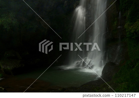 Mysterious waterfalls/waterfall basins/Senryugataki 110217147