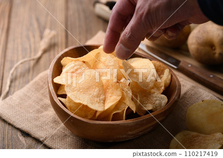 Crisps  Crisps  110217419