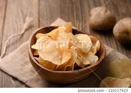 Crisps  110217423