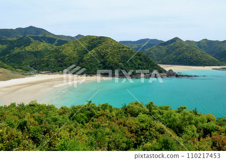 Cobalt blue sea, Goto Islands Takahama Beach 110217453