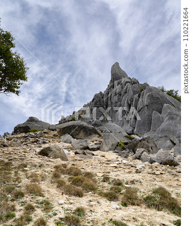 The obelisk at the summit of Mt. Jizodake in late September 110221664