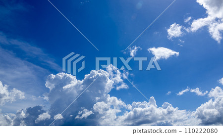 Cumulonimbus clouds appear in the blue sky in midsummer 110222080