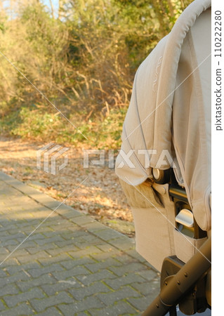 Beige stroller with closed top 110222280