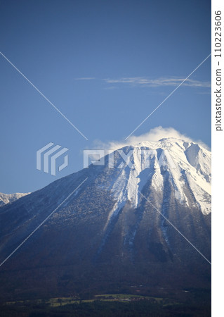 鳥取縣的保木大山，擁有美麗的白雪覆蓋的山峰 110223606