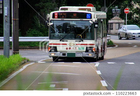 運輸能力和便利性堪比鐵路線…「重點公車」在大城市的交通中扮演重要角色。 運輸能力和便利性堪比鐵路線…「重點公車」在大城市的交通中扮演重要角色。 110223663