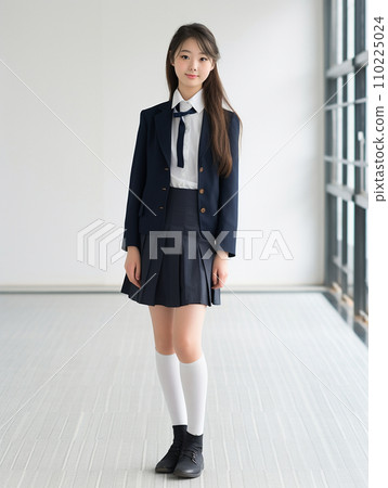 穿制服的女孩 110225024