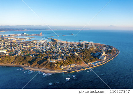 禦前崎燈塔和駿河灣(靜岡縣御前崎市) 禦前崎燈塔和駿河灣(靜岡縣御前崎市) 110227547