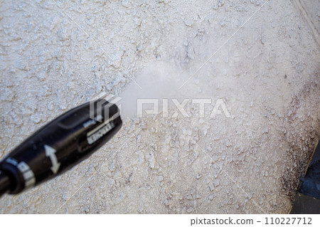Wall/stair cleaning Wall/stair cleaning 110227712