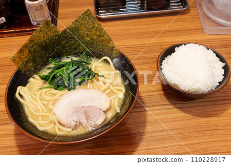 家慶拉麵和米飯 家慶拉麵和米飯 110228917