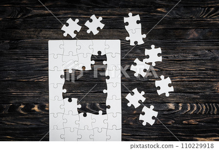 started puzzle with uncompleted center and pieces started puzzle with uncompleted center and pieces 110229918