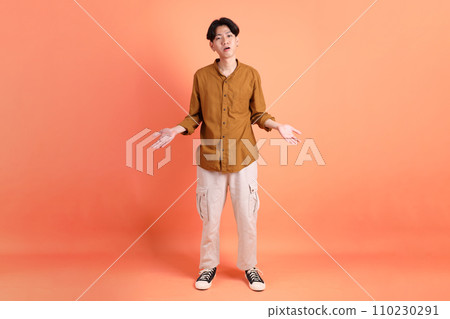 Man in 20s 110230291