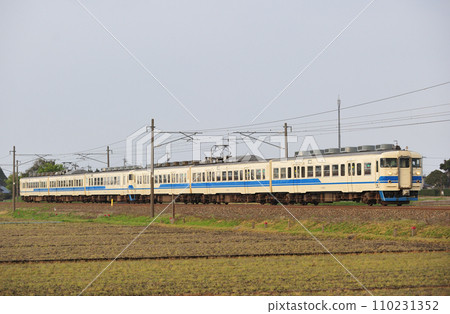 北陸本線 五十鈴-福岡 JR西日本 413系 B10+B11編組（金澤） 110231352