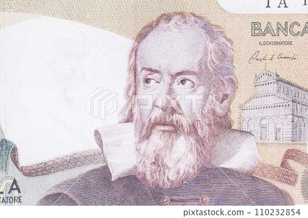 Galileo Galilei Portrait from Italy 2000 lira 1983 Banknotes. Galileo Galilei Portrait from Italy 2000 lira 1983 Banknotes. 110232854