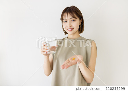 Women who drink supplements Women who drink supplements 110235299