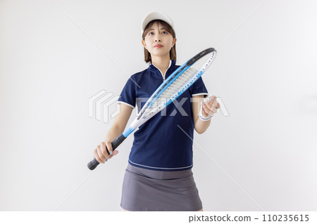 tennis woman 110235615